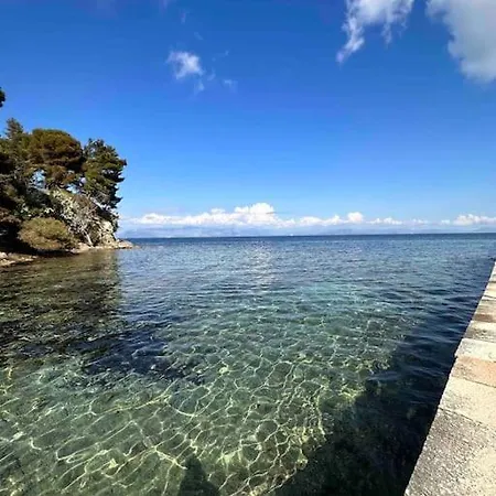 Apartament Caretta *
